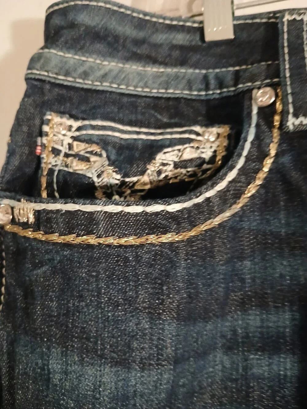 Vigoss Womans Dark Wash Blue Jeans. 